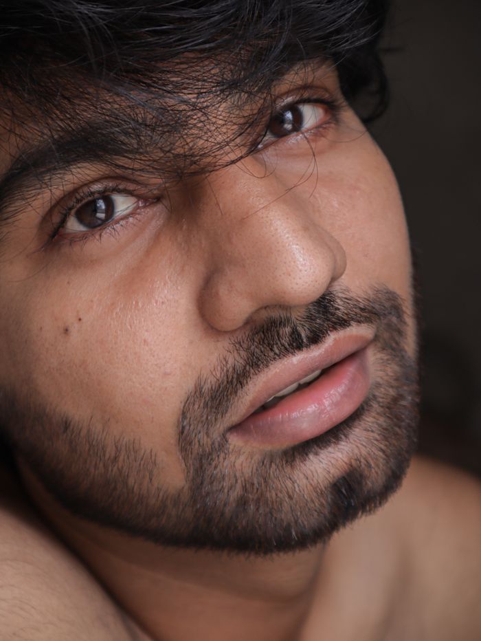 Deepak Kashyap, champi and grooming specialist